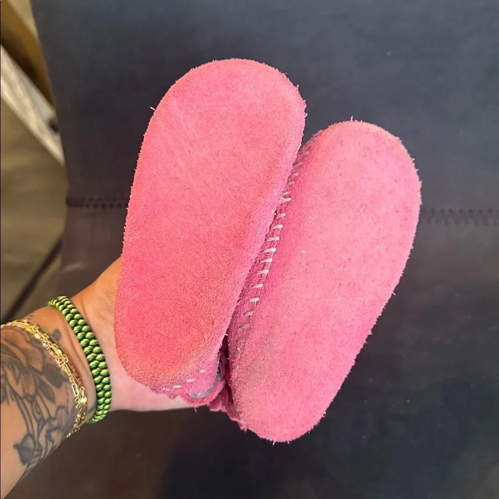 Minnetonka pink Suede Moccassins Toddler size 5